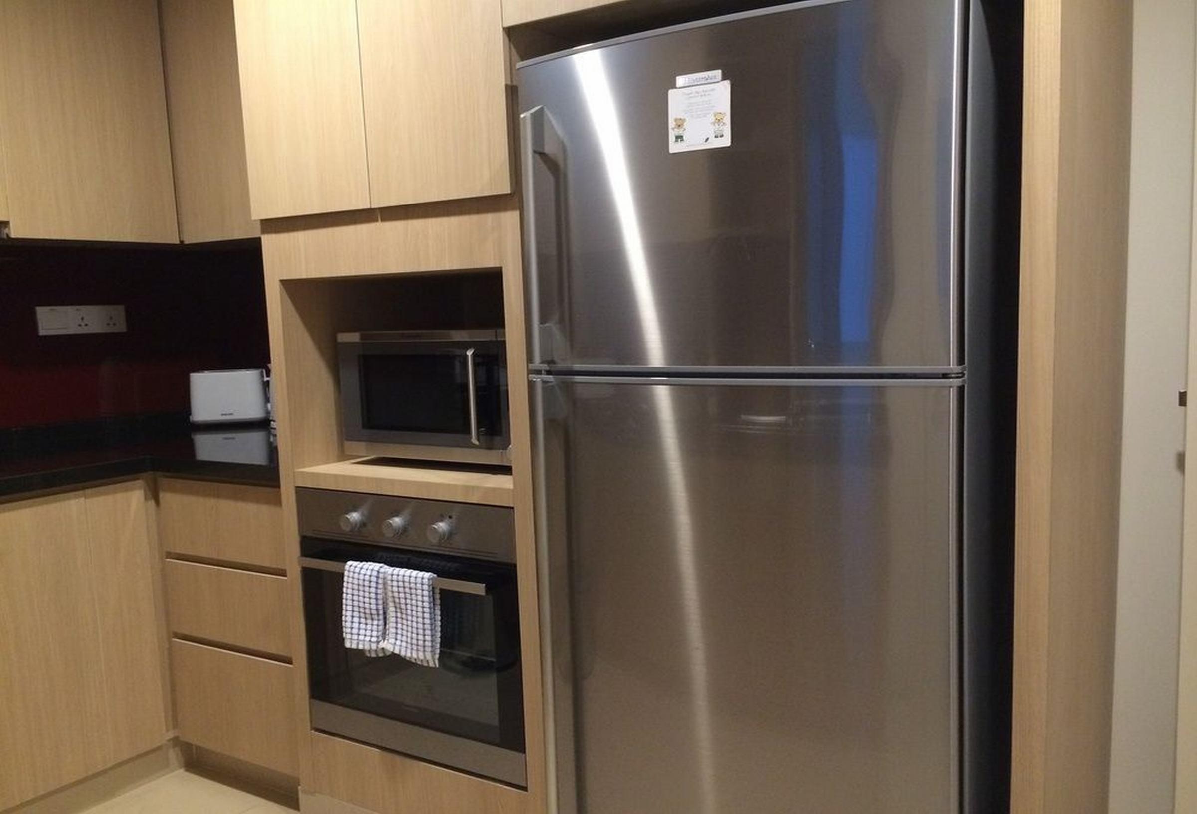 Somerset Ho-Chi-Minh-Stadt Exterior foto A stainless steel refrigerator