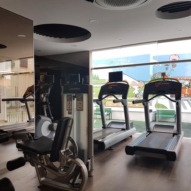 Somerset Ho-Chi-Minh-Stadt Exterior foto The gym at the hotel