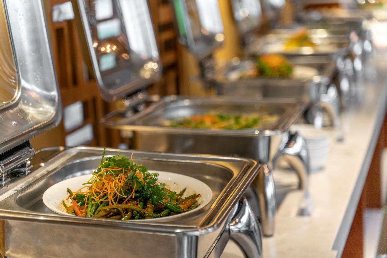 Somerset Ho-Chi-Minh-Stadt Exterior foto A chafing dish